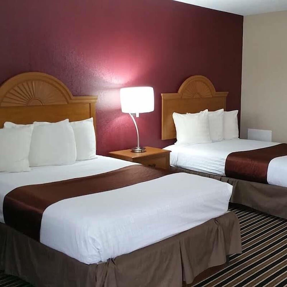 Westbridge Inn and Suites Standard Room, 2 Double Beds, Non Smoking 6