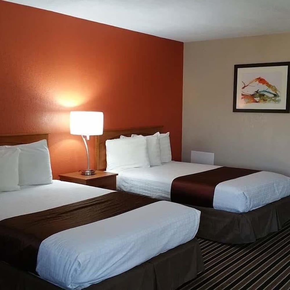 Westbridge Inn and Suites Standard Room, 2 Double Beds, Non Smoking 7