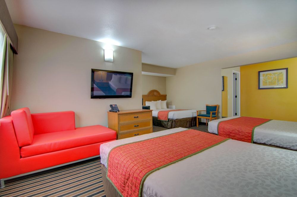 Westbridge Inn and Suites