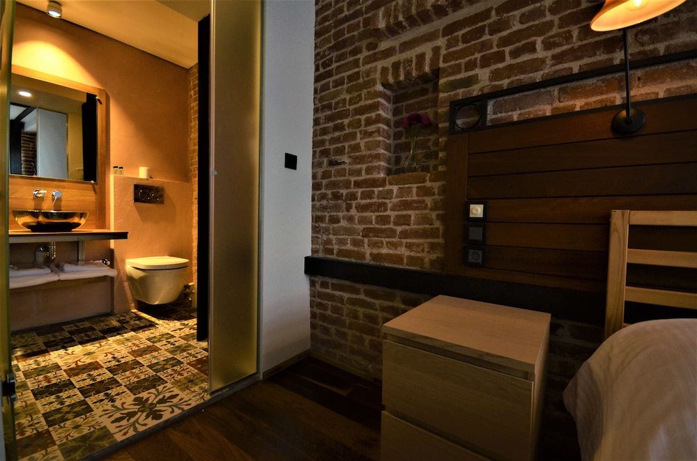 Unver Galata Apart Economy Studio 4