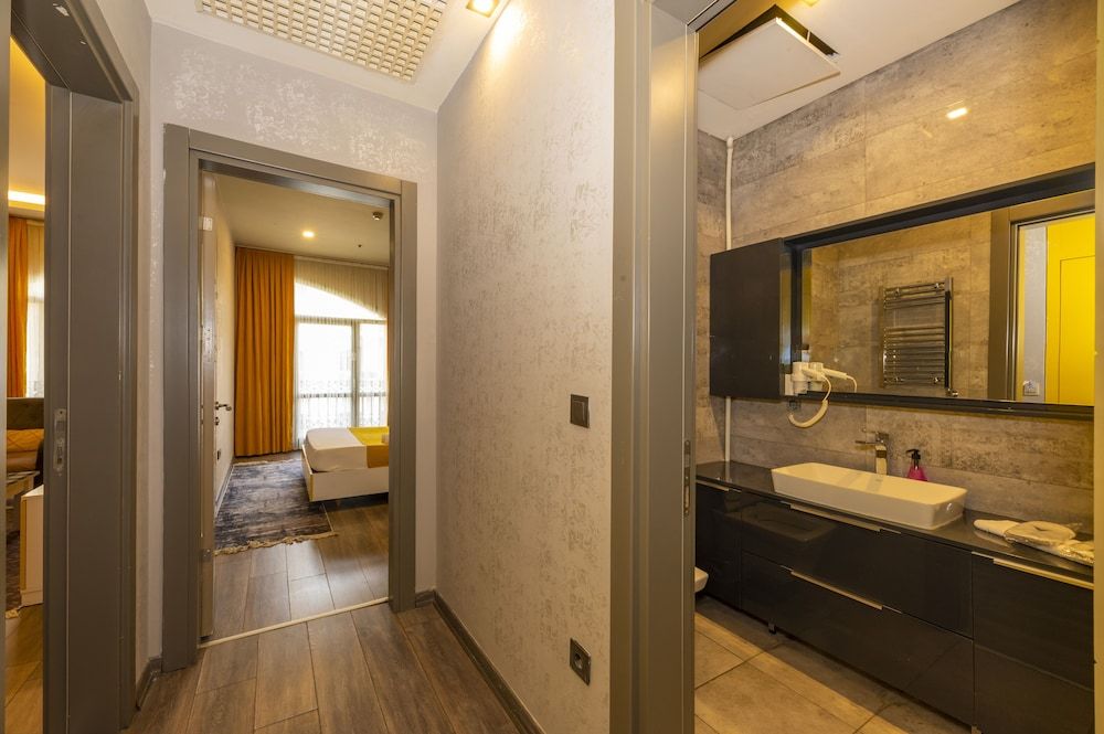 undefined Agora Suites 5