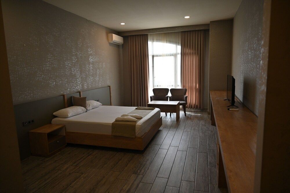 Agora Suites Studio 3