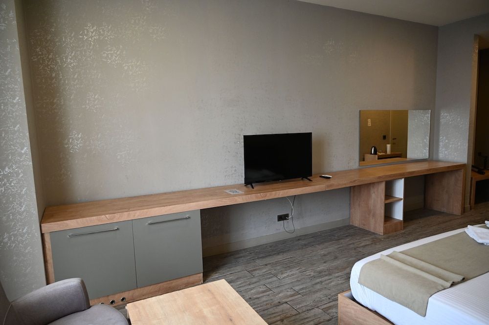 Agora Suites Studio 6