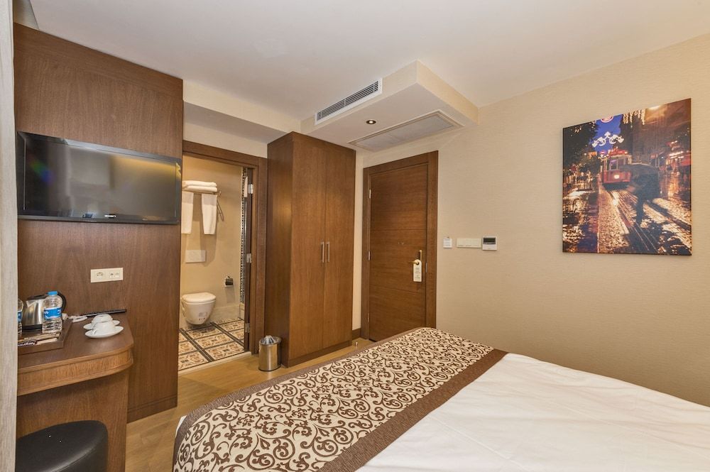 Viore Hotel Standard Double Room 5