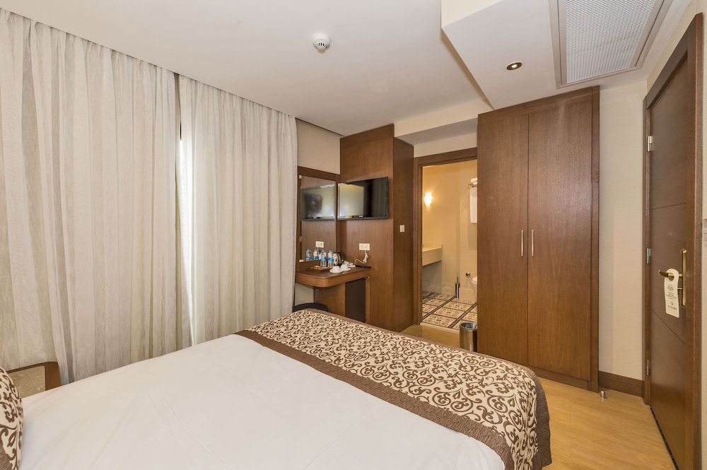 Viore Hotel Standard Double Room 3