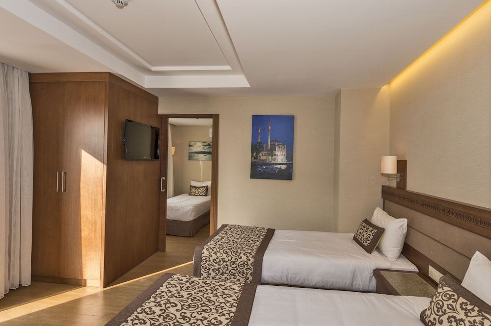 Viore Hotel Family Triple Room, 2 Bedrooms 2