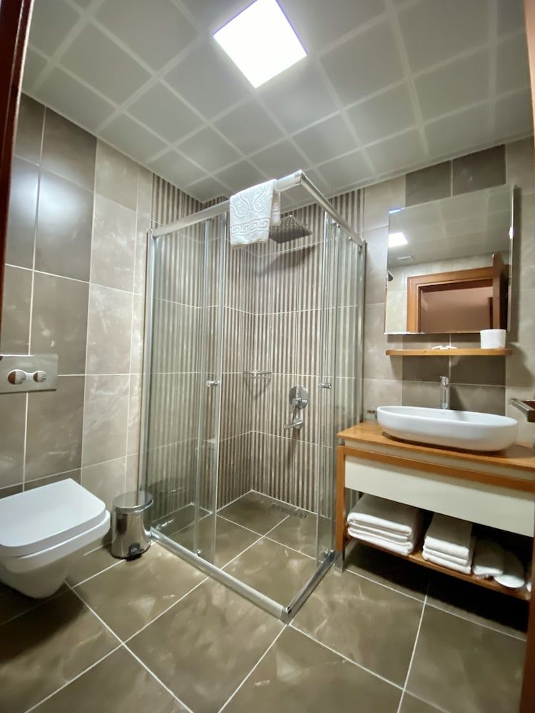 Kervan Hotel Family Triple Room 4