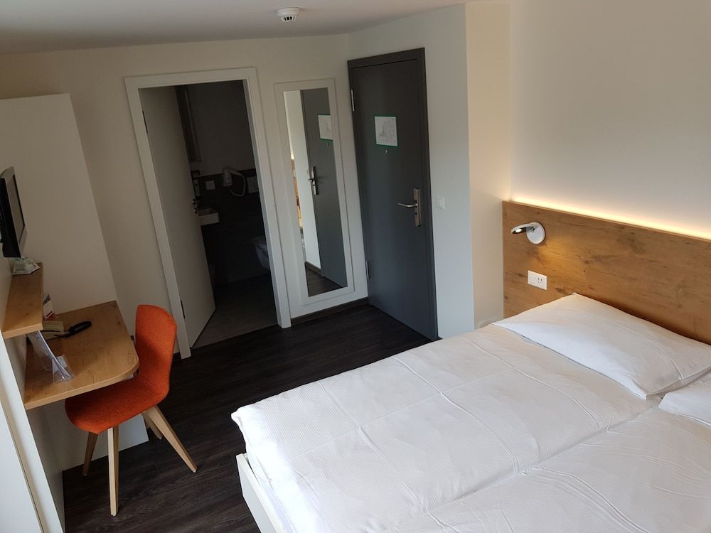 Hotel Bernerhof Standard Twin Room, 2 Twin Beds