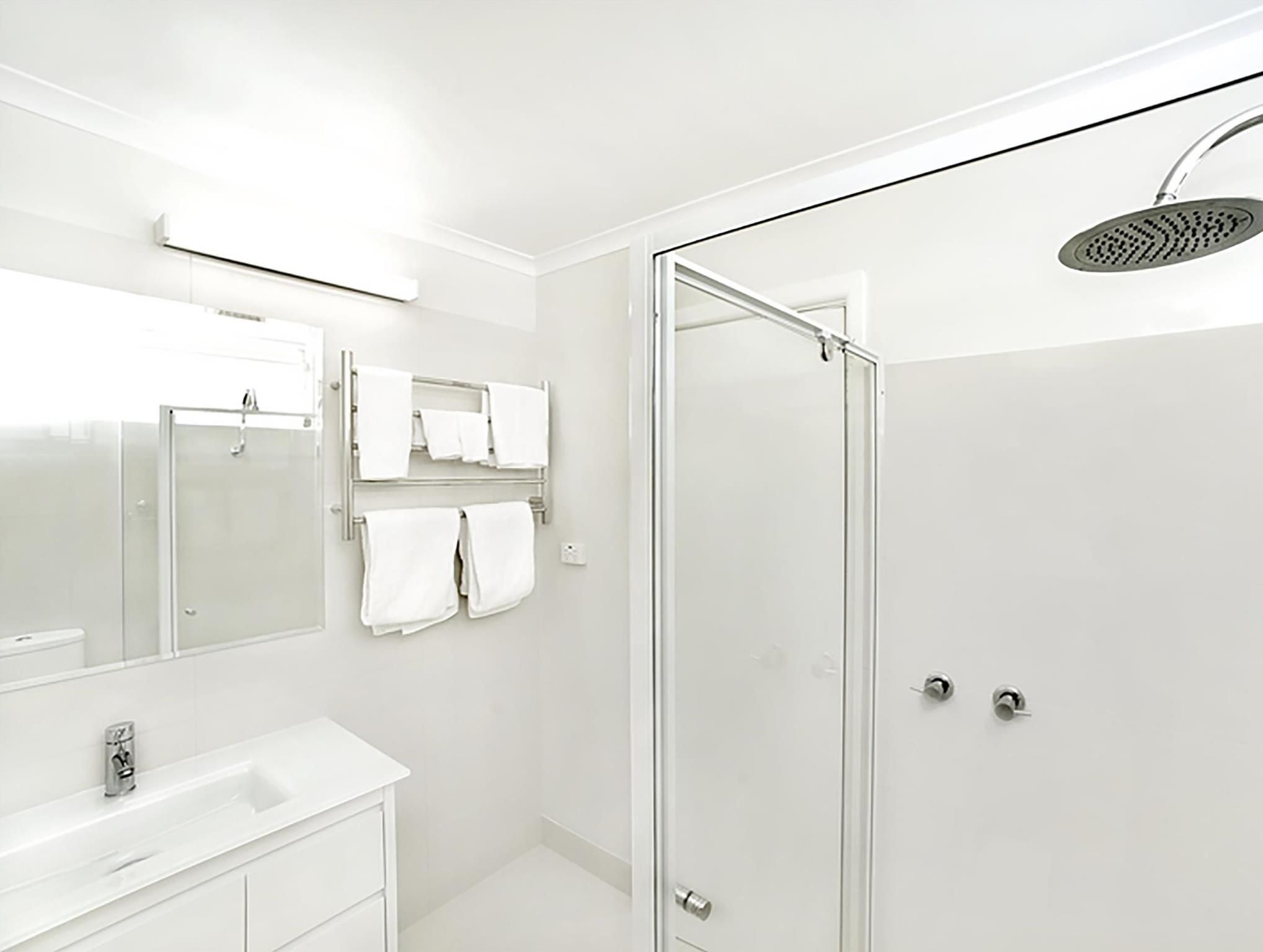 Admiralty Inn Superior Queen 3