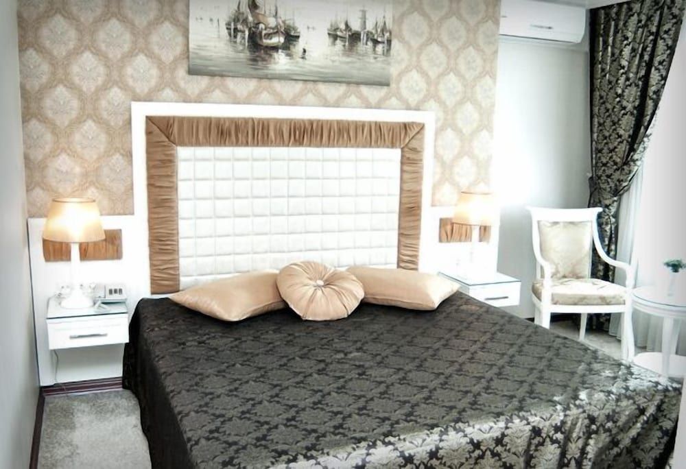 Pen Hotel Deluxe Suite 4