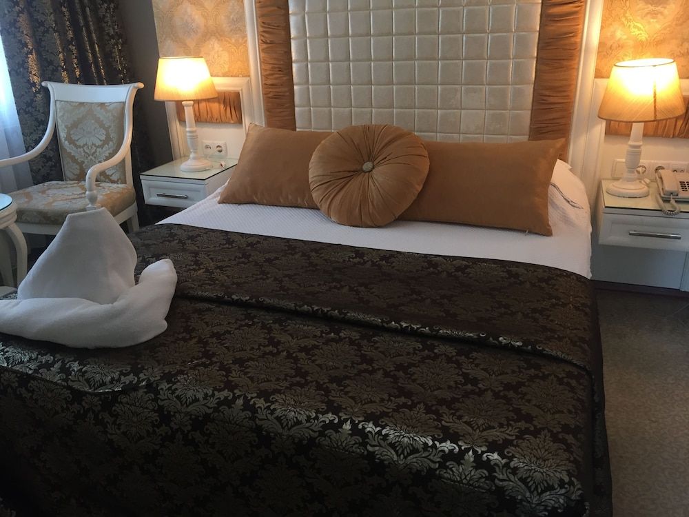 Pen Hotel Deluxe Suite 2