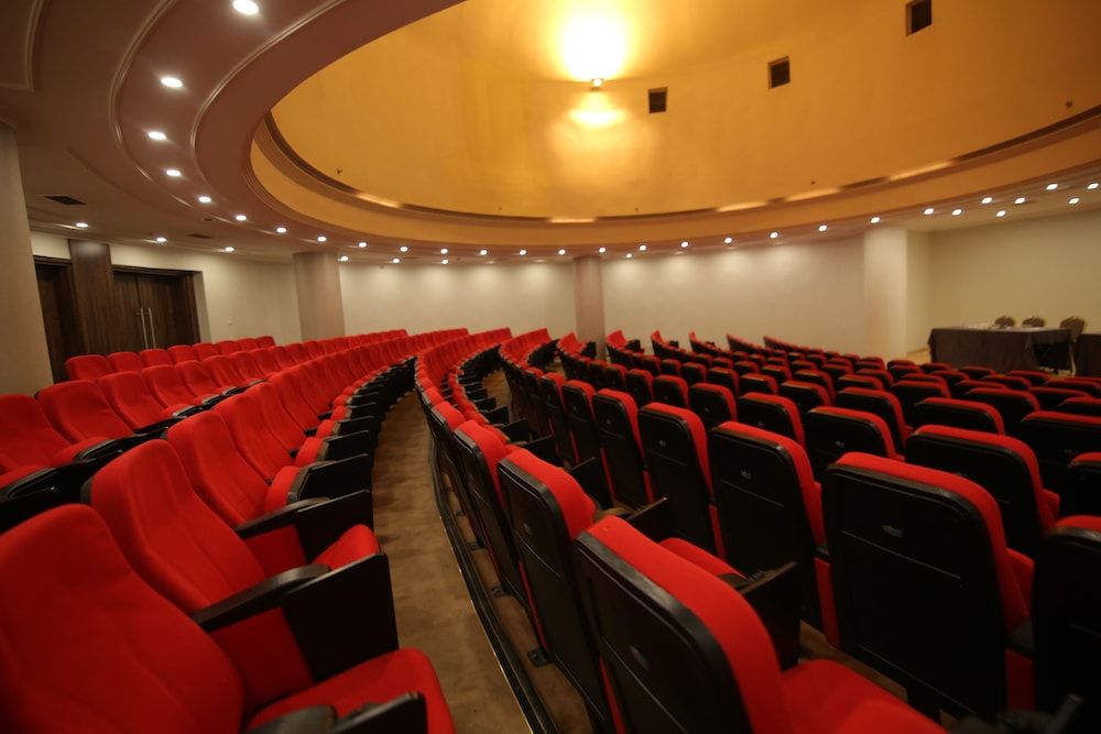 undefined Hotel Excellence Inn 7