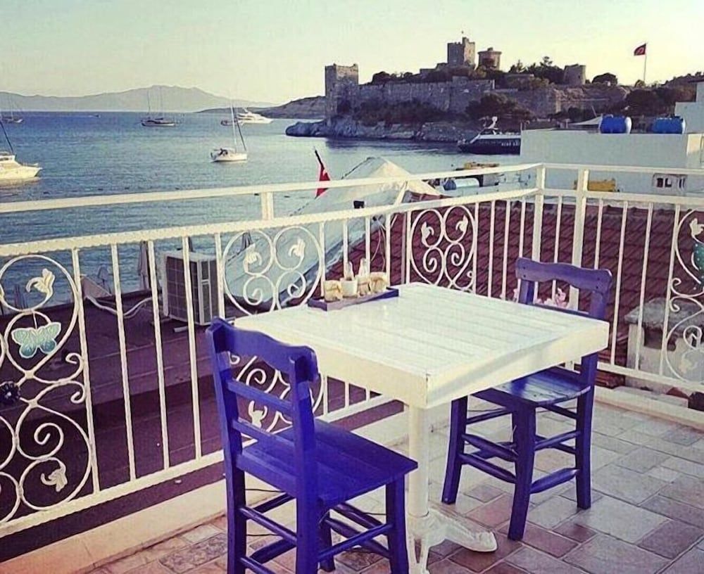 undefined White and Blue Bodrum 4