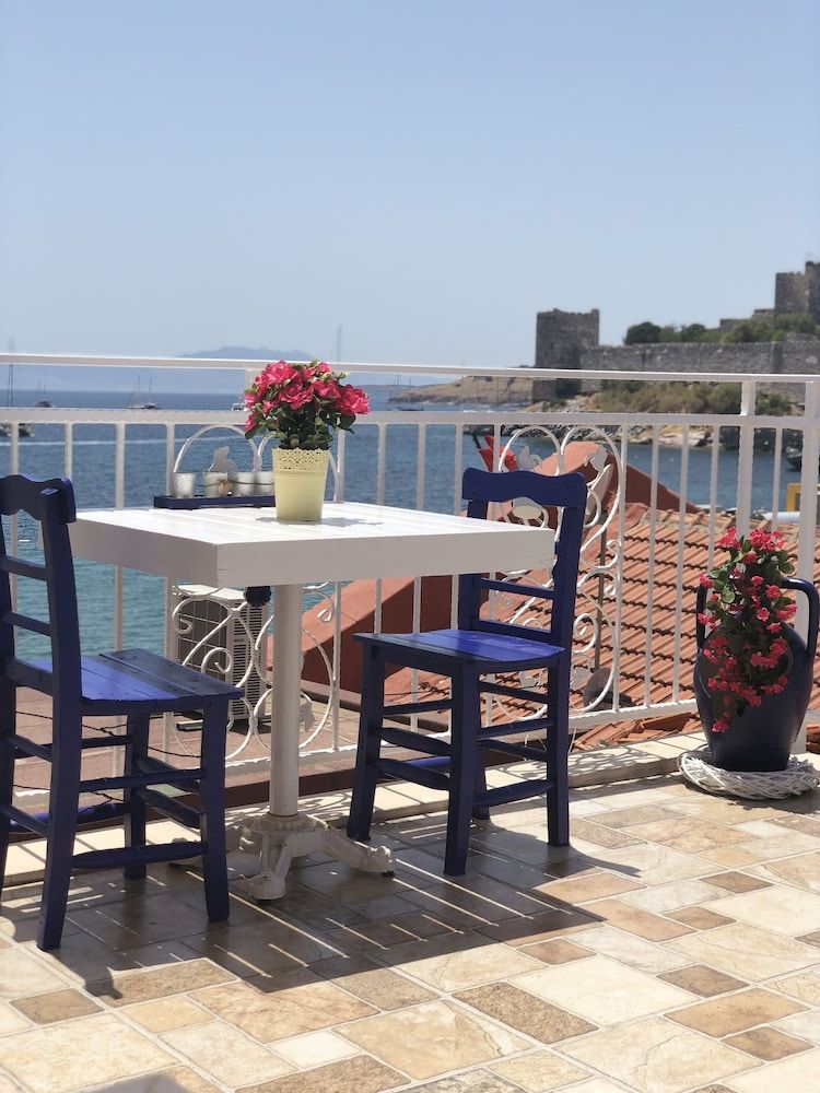 undefined White and Blue Bodrum 10