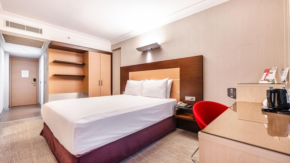 undefined Lamartine Hotel 10