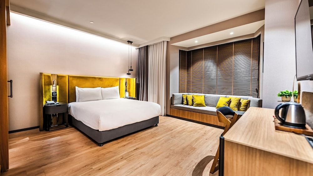 undefined Lamartine Hotel 5