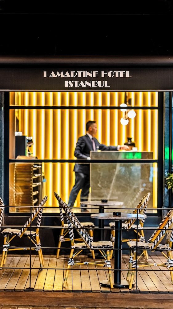 undefined Lamartine Hotel 10
