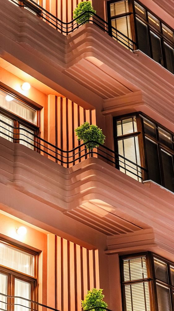 undefined Lamartine Hotel 3