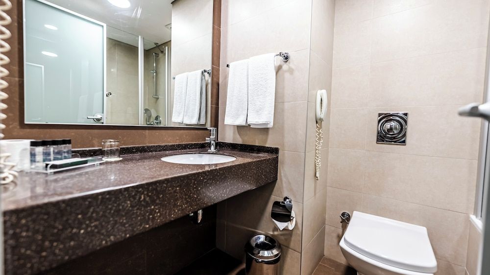 Lamartine Hotel Standard Twin Room 6