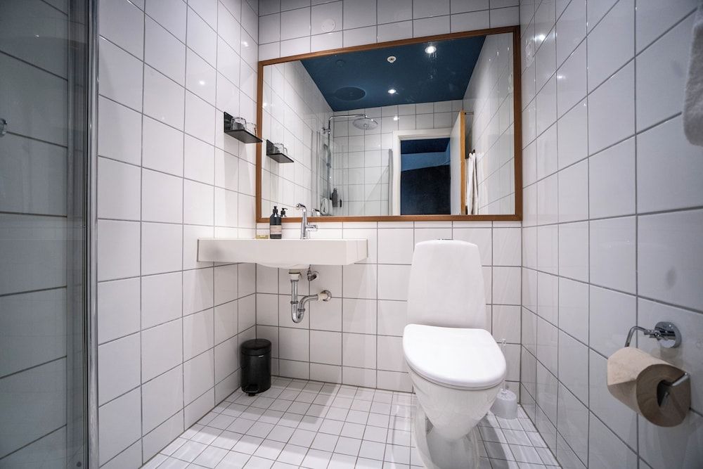 Hotel Mayfair Economy Double Room 3