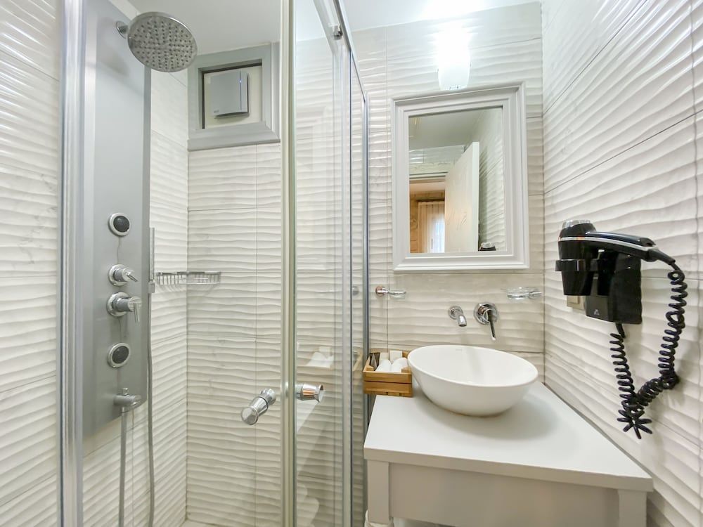 Provence Mansion Alacati Deluxe Room (No Balcony) 4