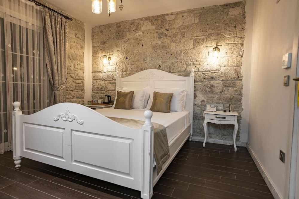 Provence Mansion Alacati Deluxe Room (No Balcony) 3