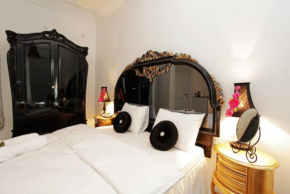 undefined The White Swan Suites Beyoglu 5