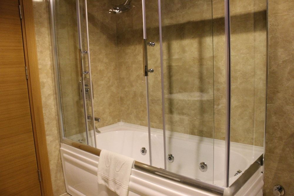 Neba Royal Hotel Standard Room, 2 Twin Beds, Accessible 3