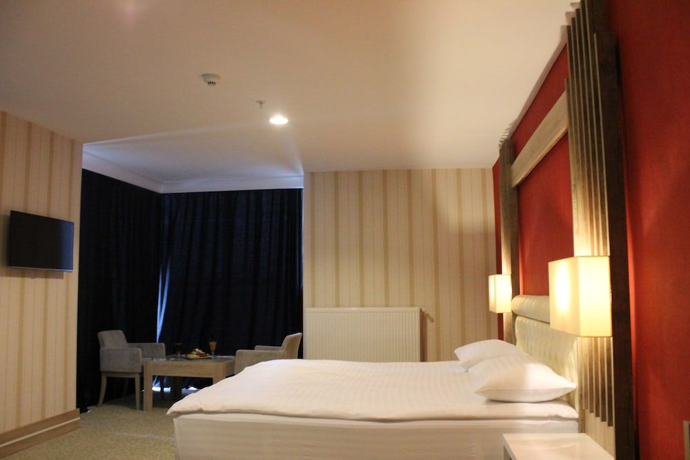 Neba Royal Hotel Single Room