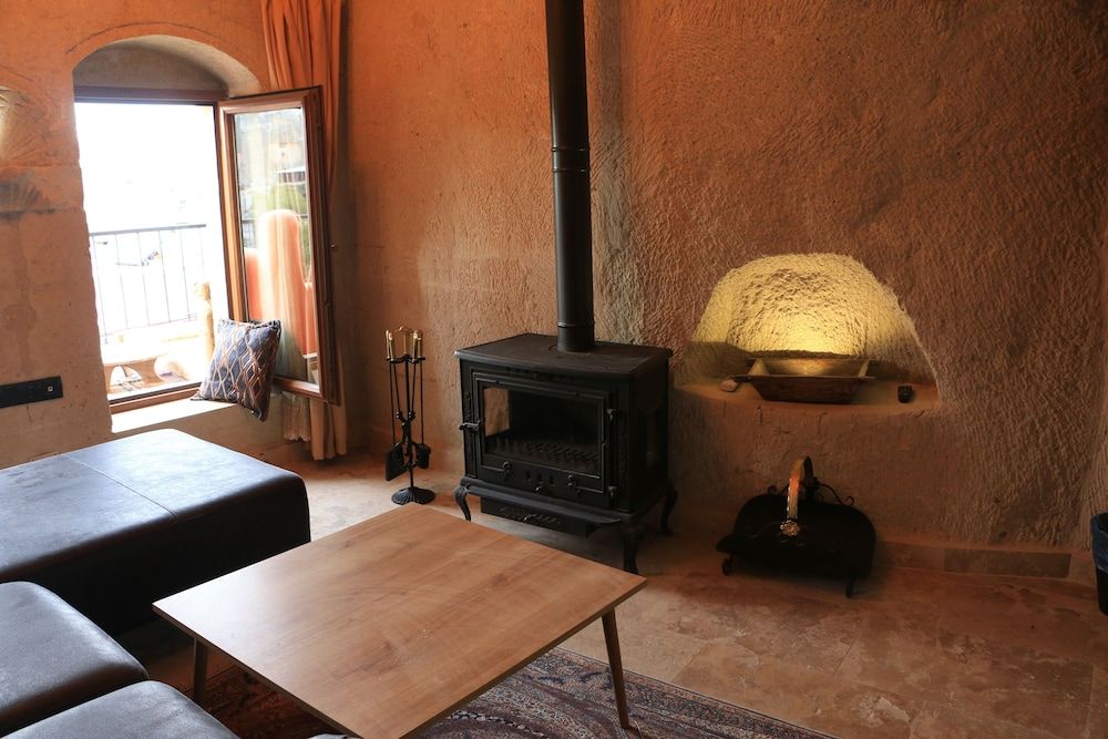 Sunset Cave King Cave Suite 7