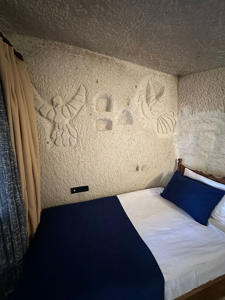 Sunset Cave Family Cave Suites 2