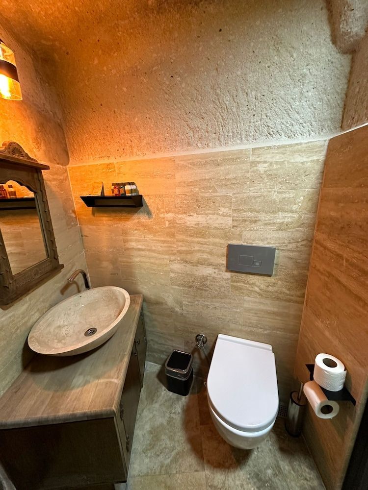 Sunset Cave Family Cave Suites 7