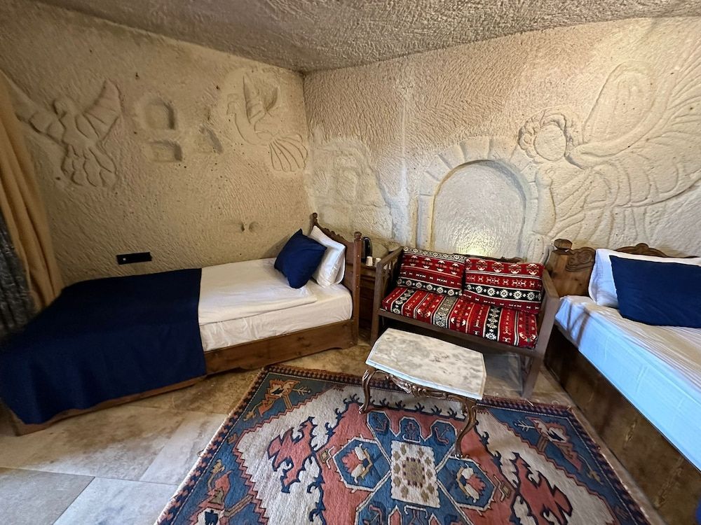 Sunset Cave Family Cave Suites 6