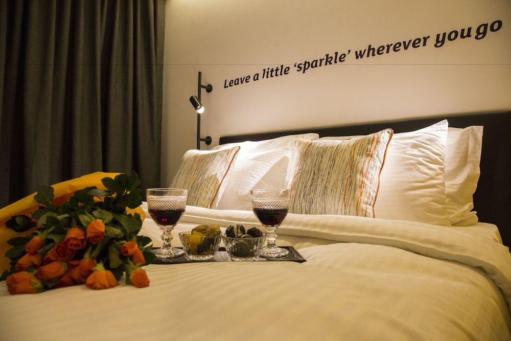 Sparkle Hotel Standard Double Room, 1 Queen Bed 9