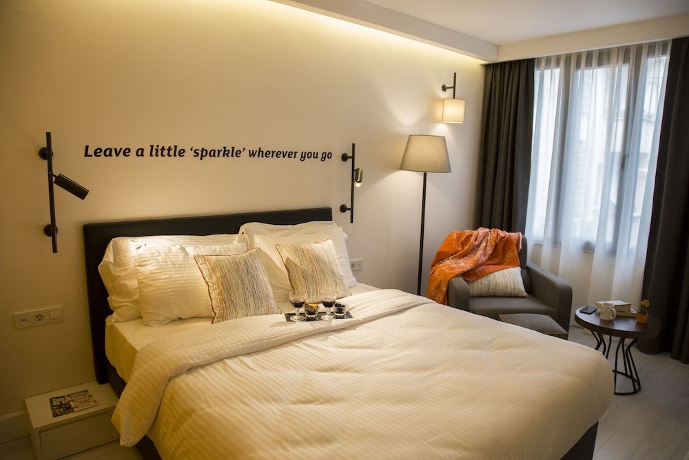 Sparkle Hotel Standard Double Room, 1 Queen Bed 10