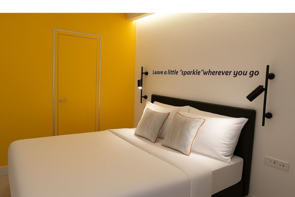 Sparkle Hotel Standard Double Room, 1 Queen Bed