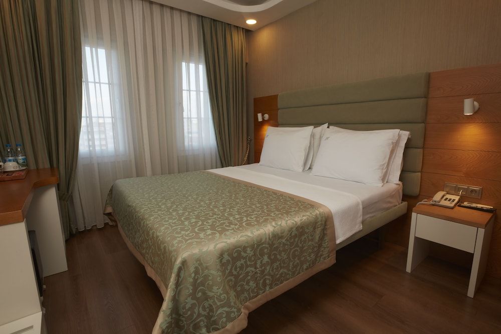 Life Corner Hotel Double or Twin Room 2