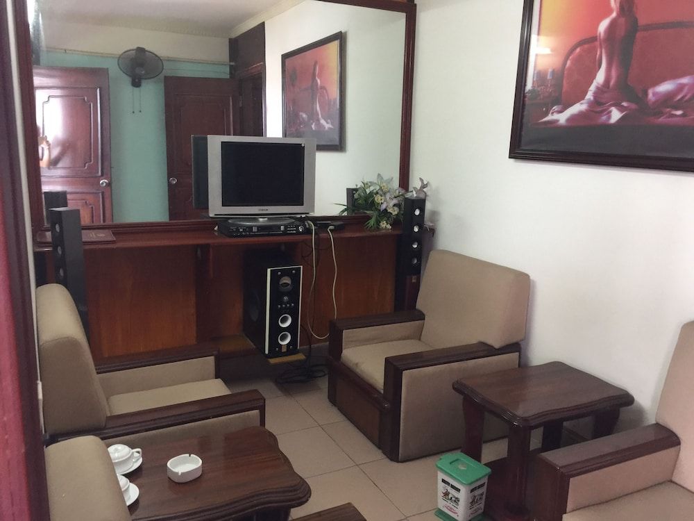 Nha Nghi Tham Quyen Double Room 13