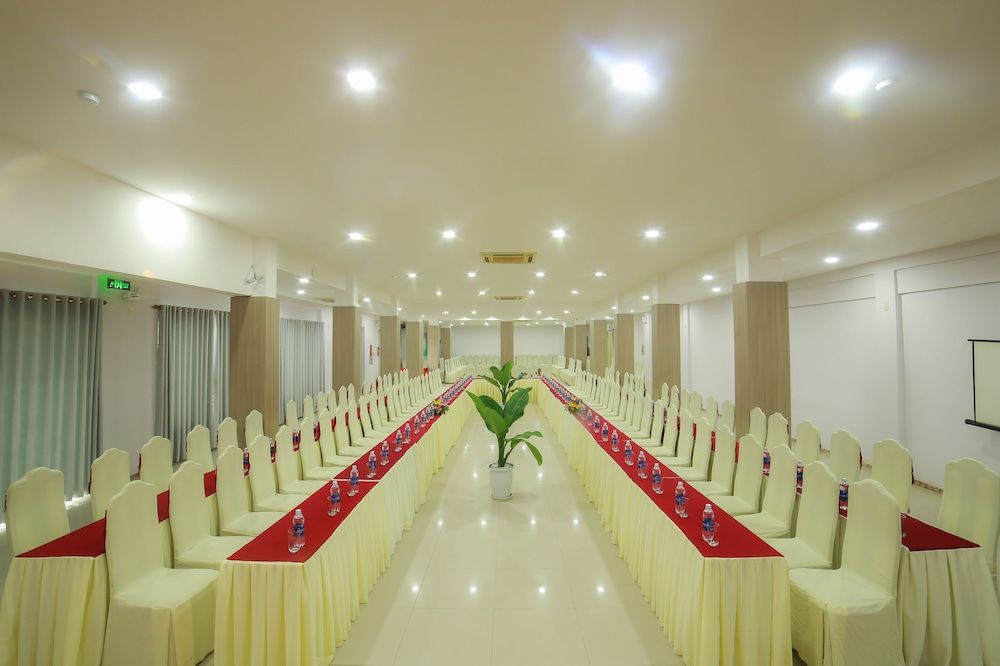 undefined Green Hotel Danang 5