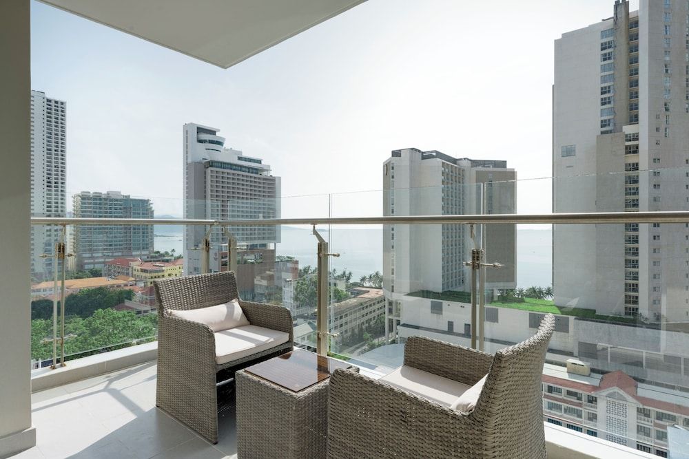 TUI BLUE Nha Trang Grand Deluxe Club Room Ocean View 4