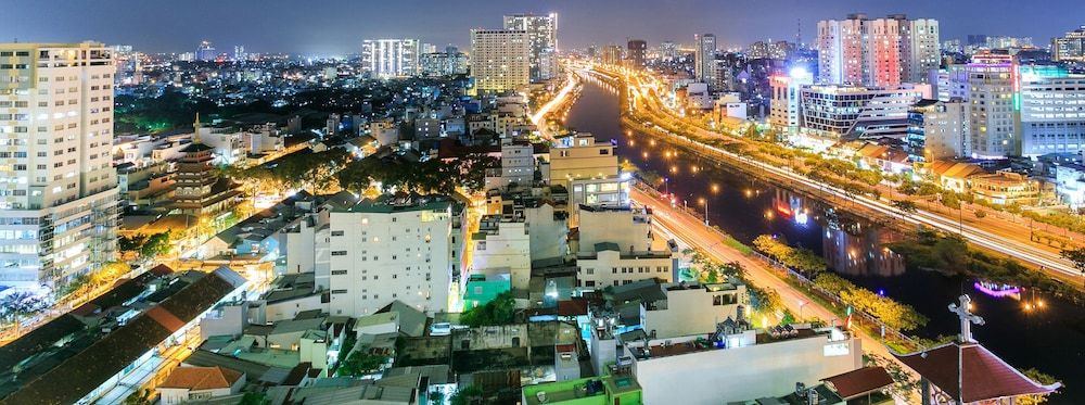 undefined Henry Studio Luxury 2BR SWPool 17th 5