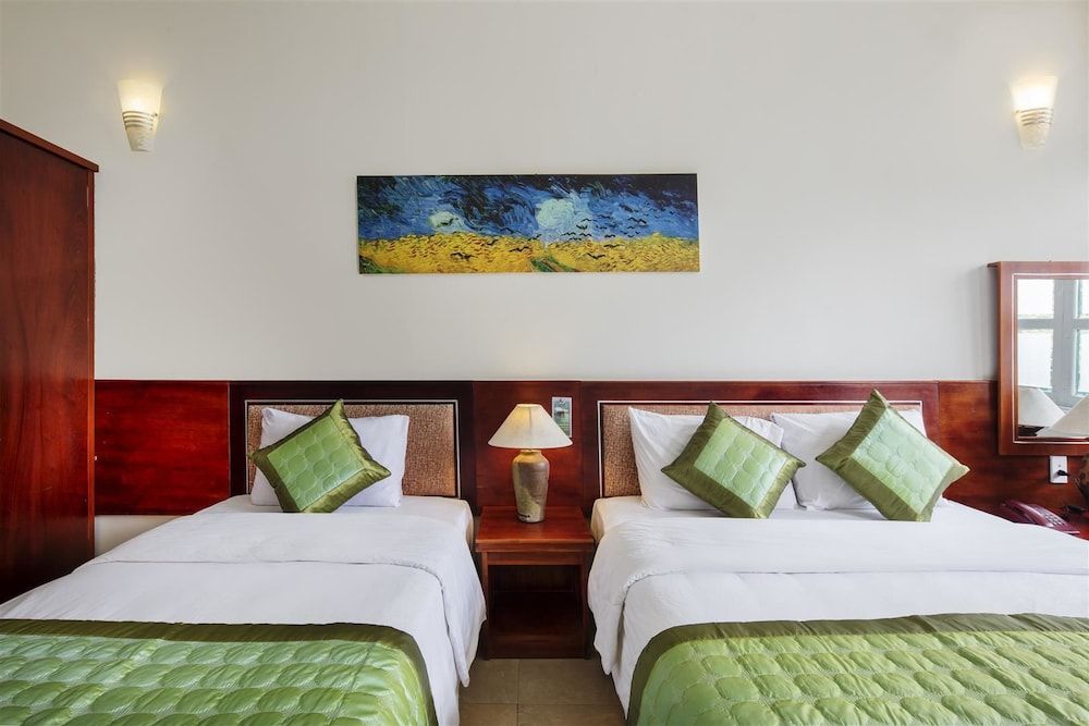 Sai Gon Phong Nha Hotel Standard Triple Room 2