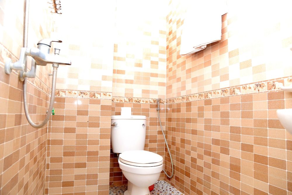 Thien Thanh Hotel Deluxe Double Room 4