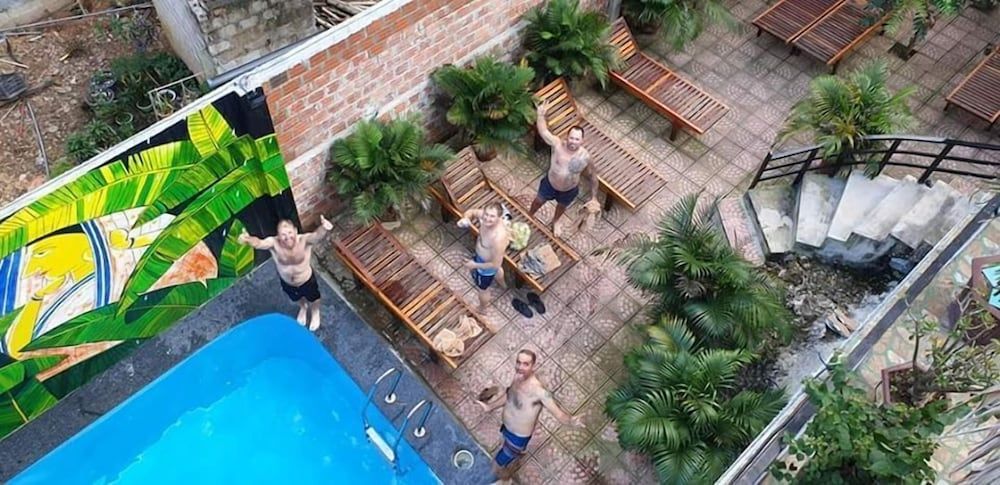 Thien Thanh Hotel Family Room, Garden View 2