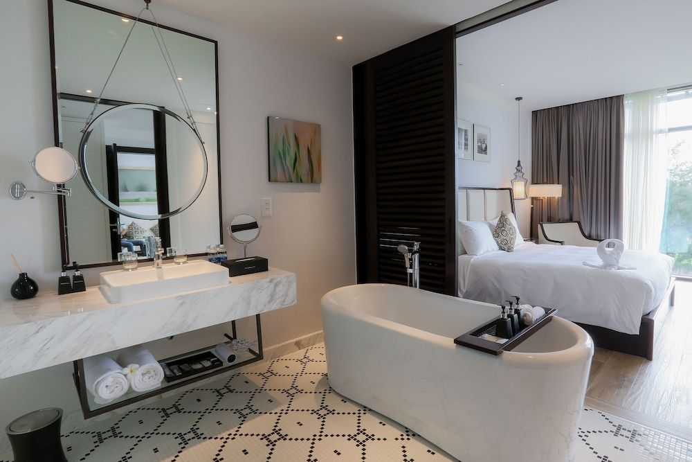 Stay&Play package, Monty Suite, King Bed, 2 golfers