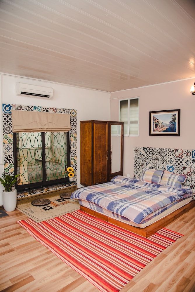 Hanah's Tiny Hanoi Homestay White Flat
