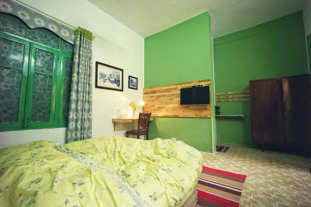 Hanah's Tiny Hanoi Homestay Green Flat 5