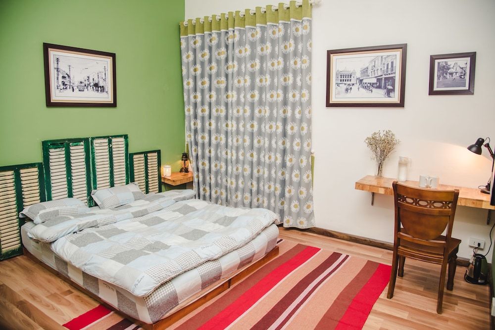 Hanah's Tiny Hanoi Homestay Green Flat 2