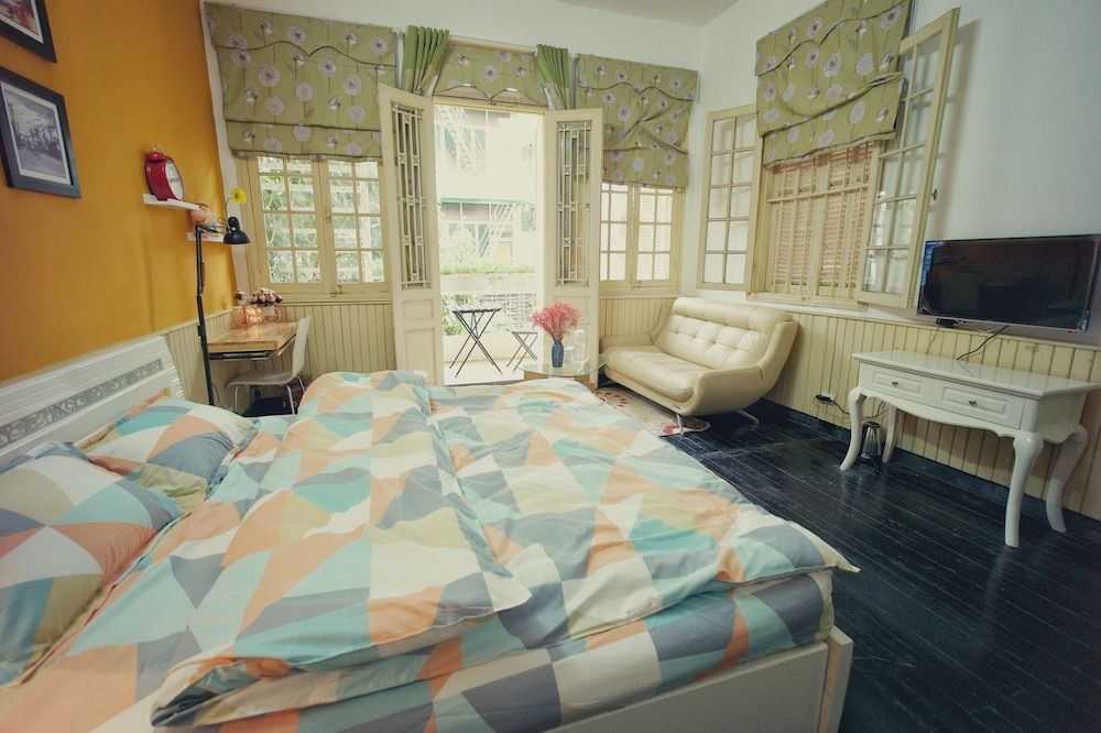 Hanah's Tiny Hanoi Homestay Orange Flat 2