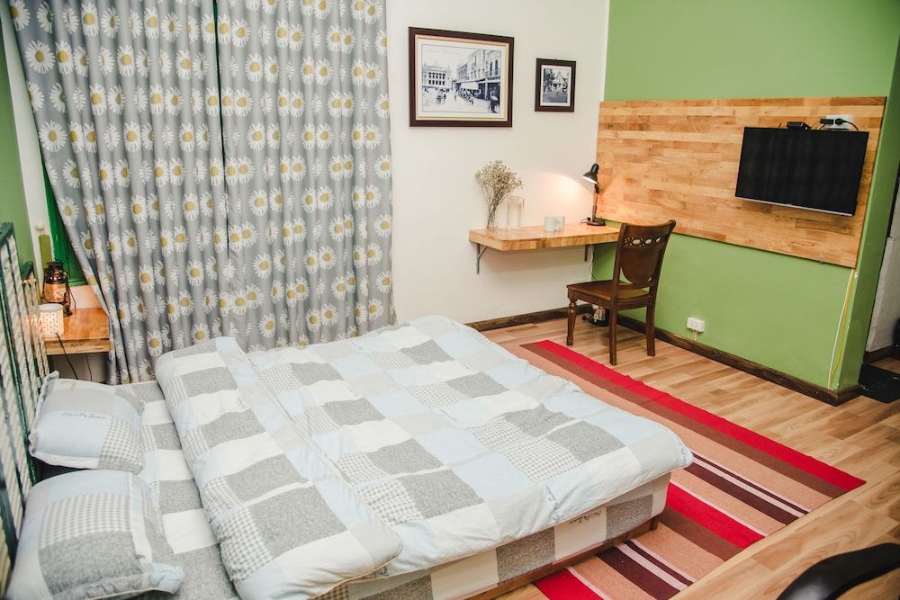 Hanah's Tiny Hanoi Homestay Green Flat 3